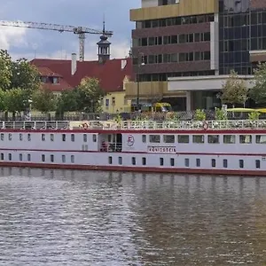 River Königstein Bådhotel
